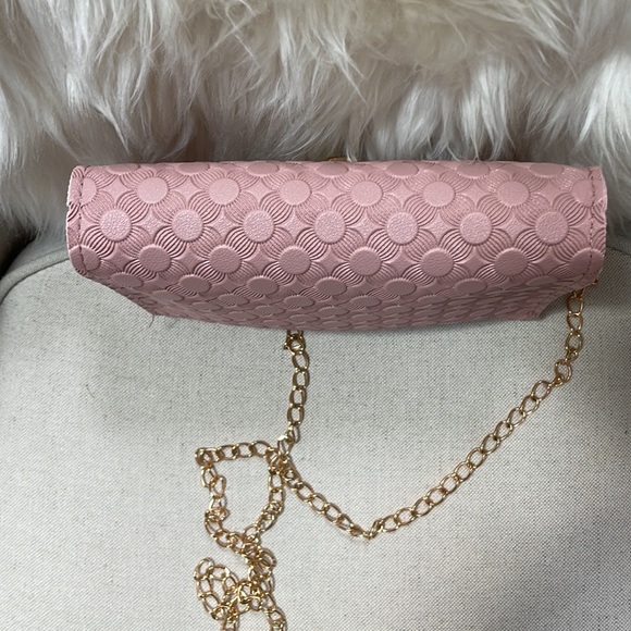 MINI TEXTURED PUSH LOCK PINK CROSSBODY BAG - Picture 12 of 15